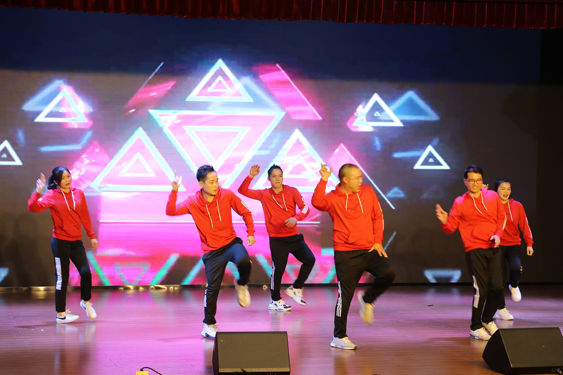 2021年J9国际站化学迎新联欢晚会-《蹦迪摇》