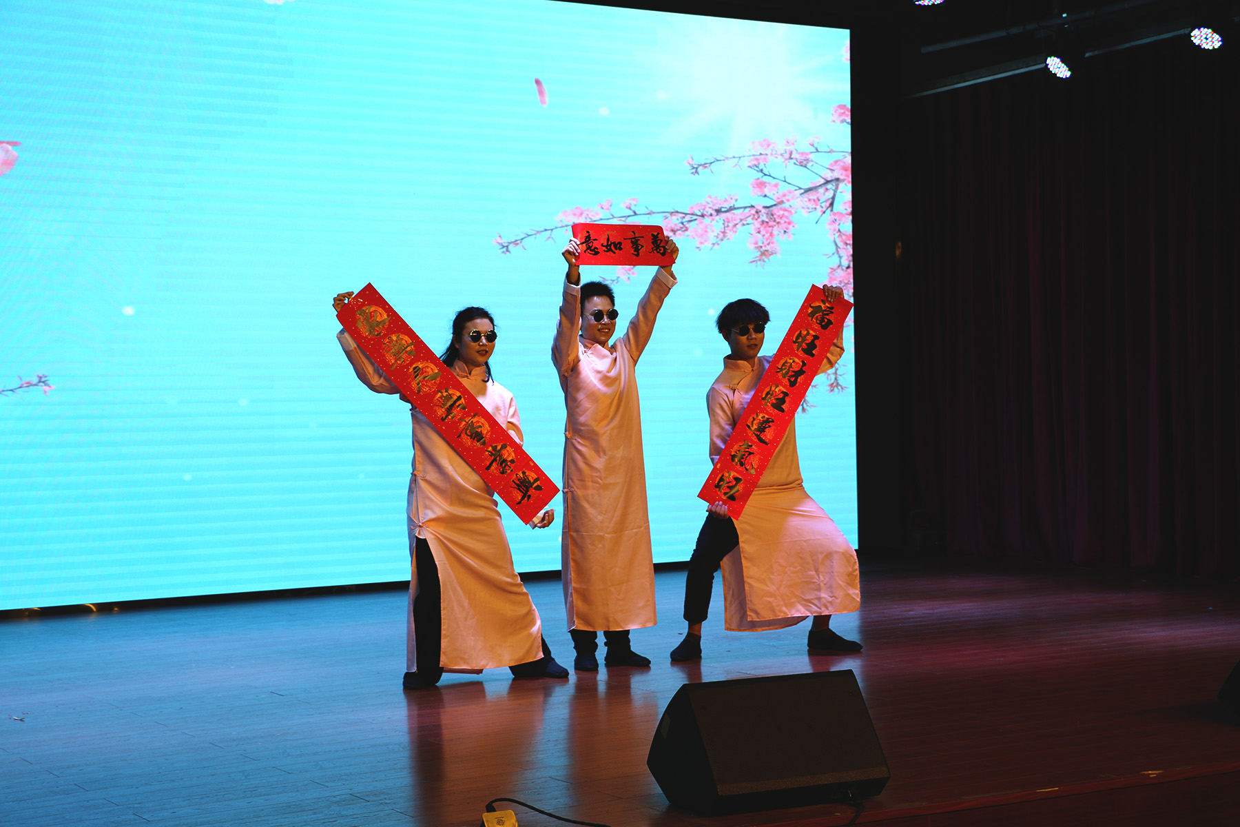 2021年J9国际站化学迎新联欢晚会-《桃花朵朵开》