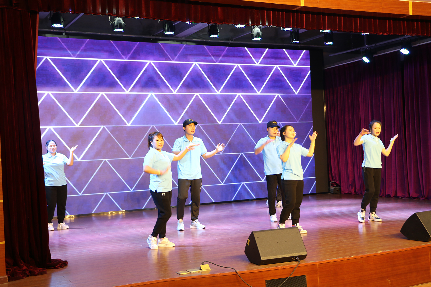 2021年J9国际站化学迎新联欢晚会《笑纳》